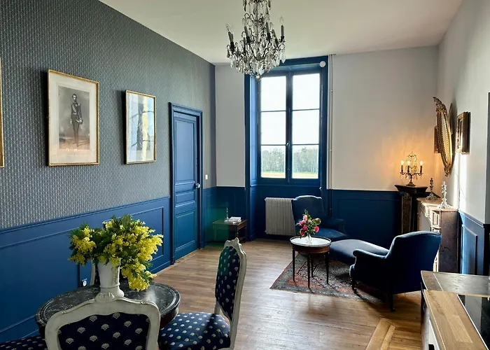 Chateau De La Pervenchere Baroque